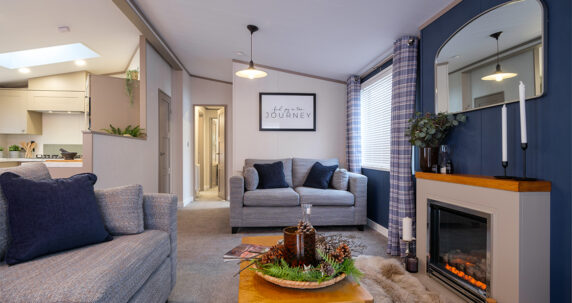 Lounge-resized