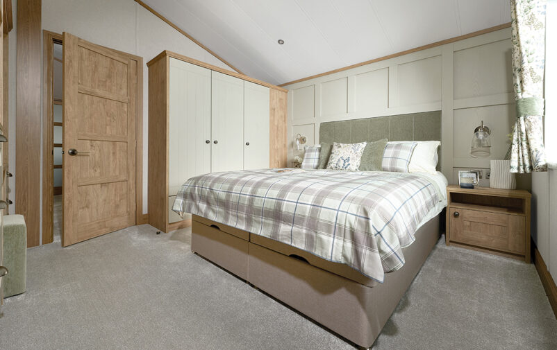 WEB-ABI_HARROGATE_MAIN_BEDROOM_1182_RT_1120x710