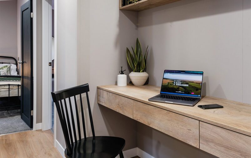 Desk-area-WEB