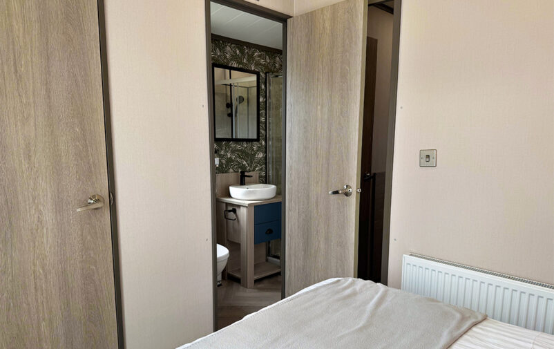 Riverwood-2022-3Bed-Master3-WEB