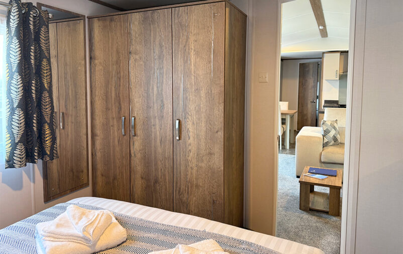 Oakdale-2024-3Bed-MasterBed1-WEB