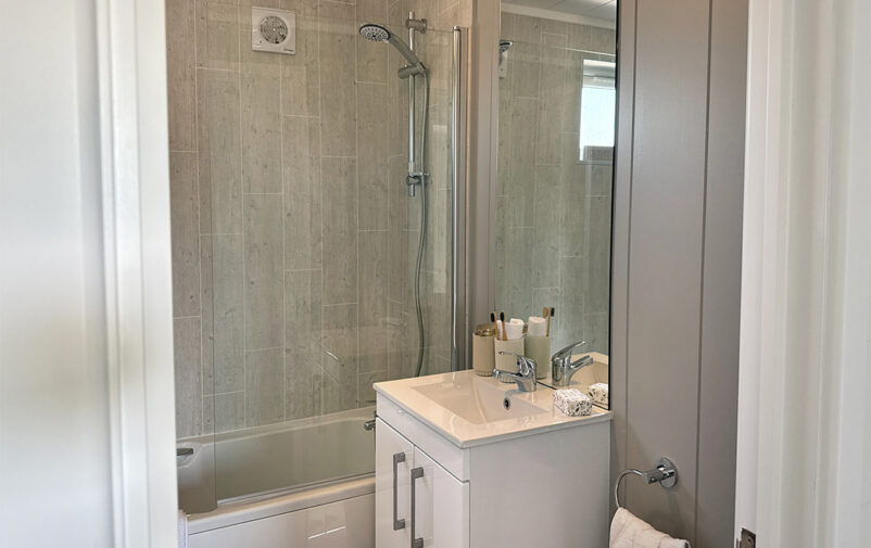 Plantation-2025-2Bed-Bathroom1-WEB