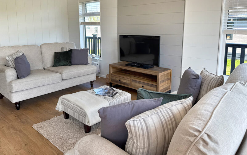 Plantation-2025-2Bed-LivingRoom3-WEB