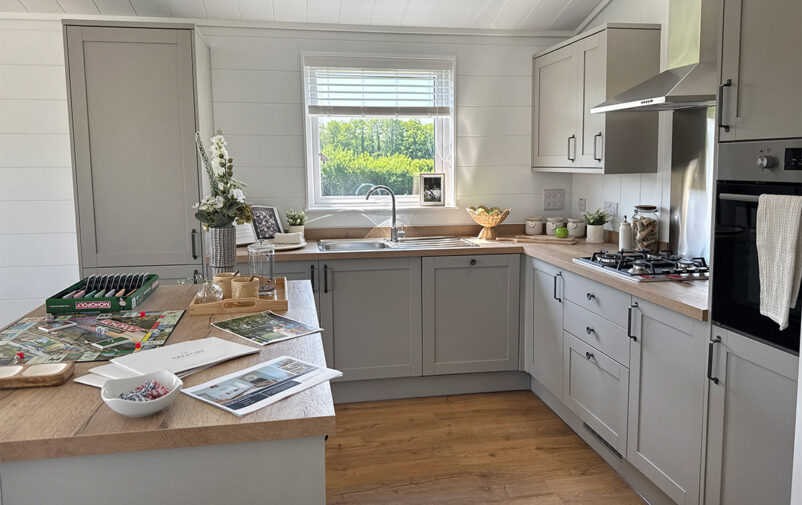 Plantation-2025-3Bed-Kitchen1-WEB