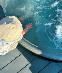 RoundHotTub_1_WEB
