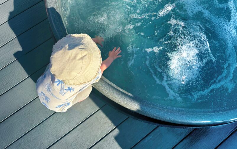 RoundHotTub_1-scaled