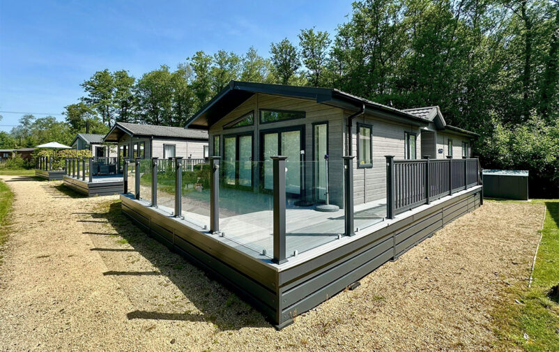 Exterior-WEB