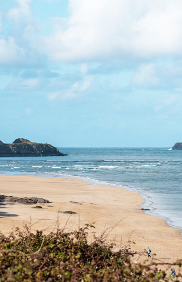 HeroAutumn_Homepage_0003_Watergate-Bay-0952-copy