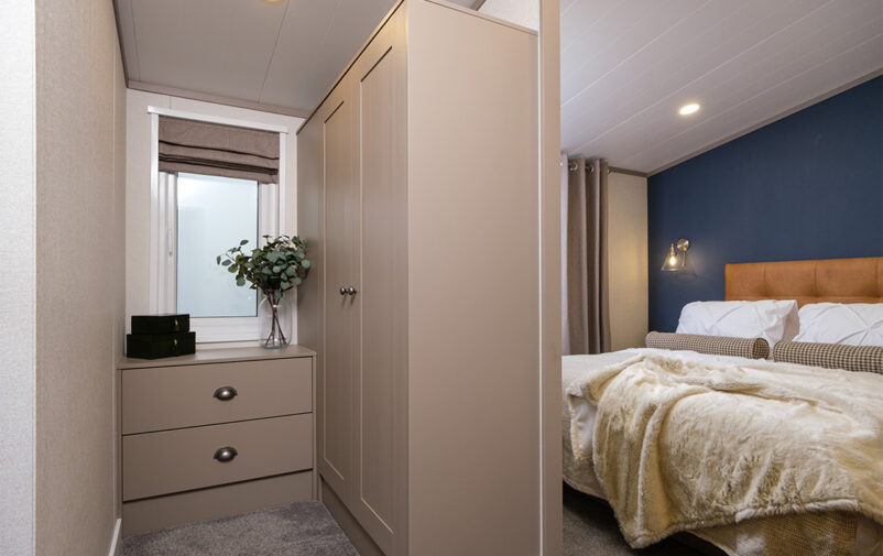Master-bedroom-dressing-area-edit