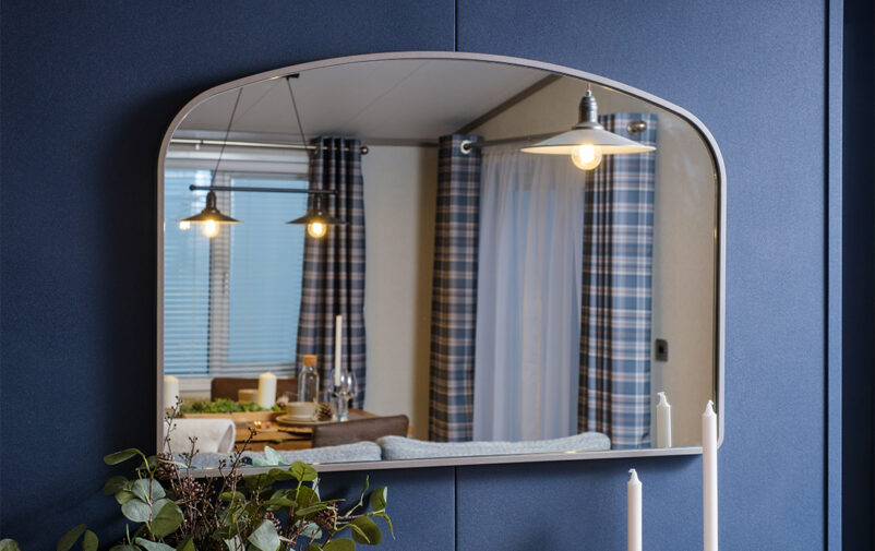 Mirror-above-fireplace-resized