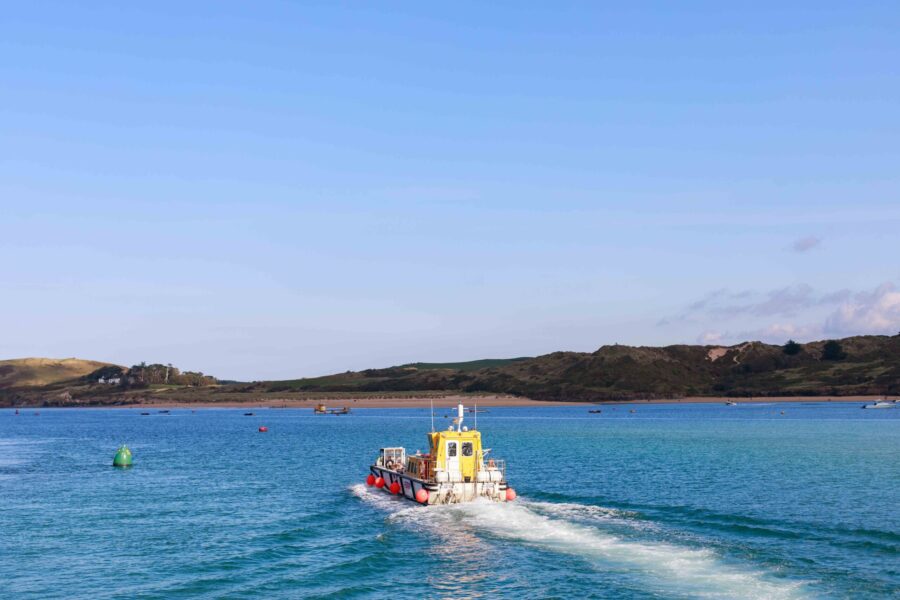 A small boat in the sea.