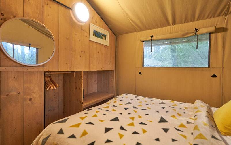 0-Parbola-1100063-WEB