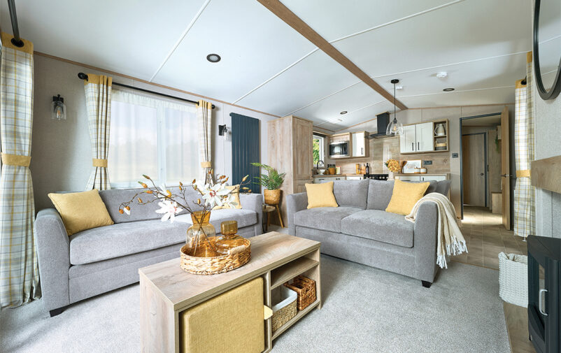 WEB-ABI_BEVERLEY_LOUNGEMAIN_0432_RT_1920x1254-1